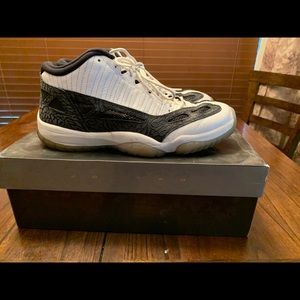 Jordan 11 I.E.